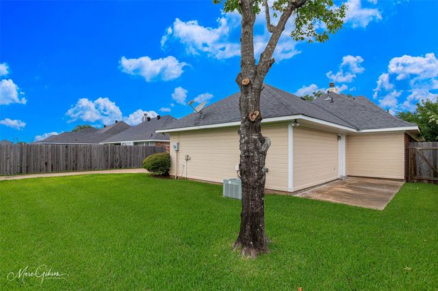 2003 Belle Haven Drive, Bossier City, LA 71111