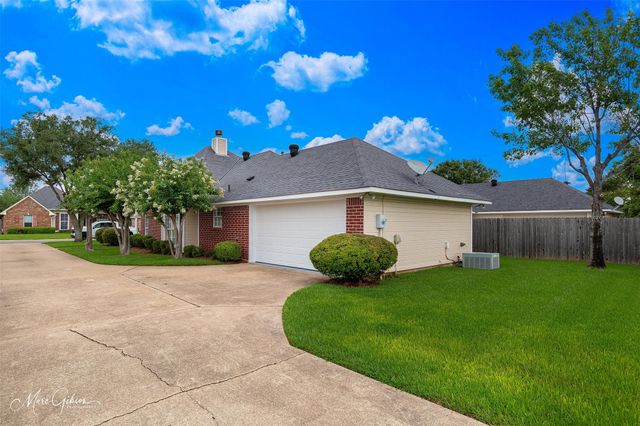 2003 Belle Haven Drive, Bossier City, LA 71111
