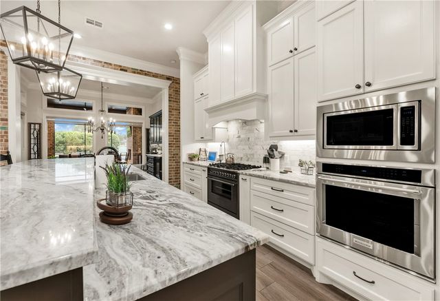 1201 Quarry Oaks Drive, College Station, TX 77845