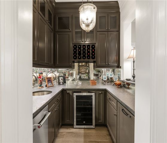 1201 Quarry Oaks Drive, College Station, TX 77845