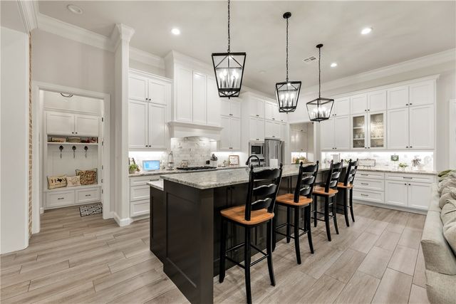 1201 Quarry Oaks Drive, College Station, TX 77845