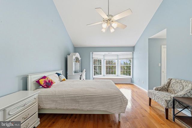 8 CHICORY LN, Pennington, NJ 08534