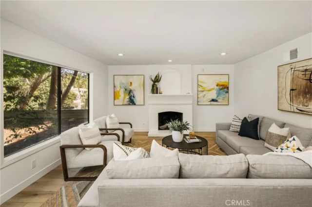 1281 Country Hills, North Tustin, CA 92705