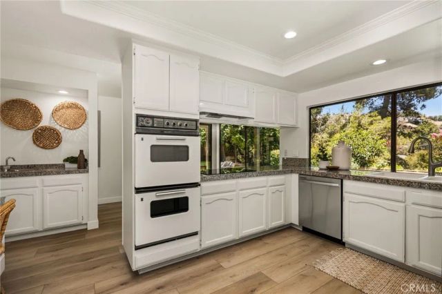 1281 Country Hills, North Tustin, CA 92705