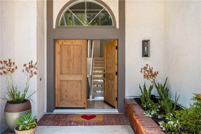 1281 Country Hills, North Tustin, CA 92705