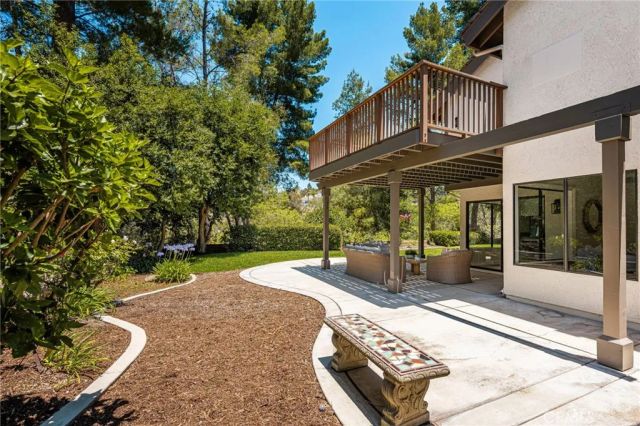 1281 Country Hills, North Tustin, CA 92705