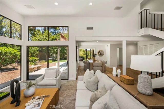 1281 Country Hills, North Tustin, CA 92705