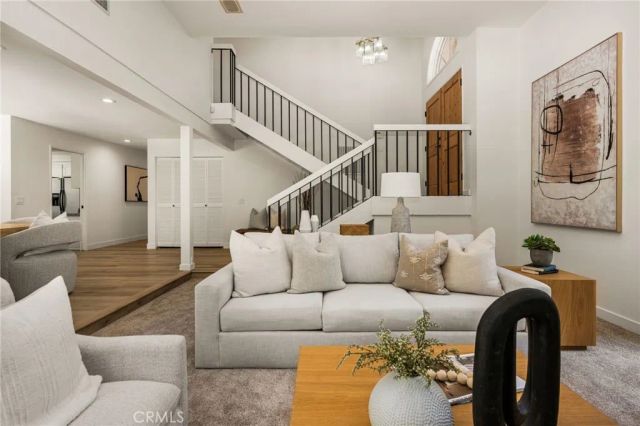 1281 Country Hills, North Tustin, CA 92705
