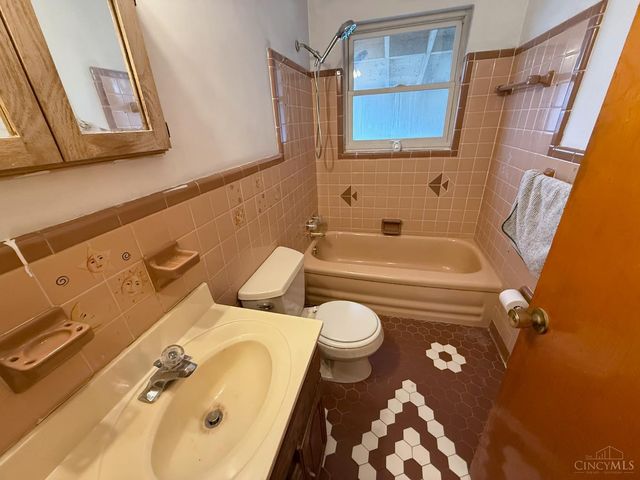 784 Woodyhill Drive, Delhi Twp, OH 45238