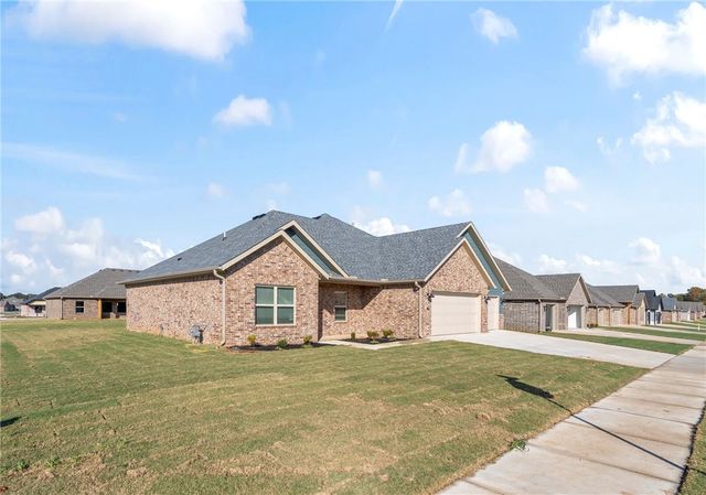 75 N Banner Avenue, Farmington, AR 72730