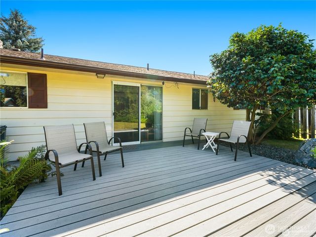 1205 S Walnut Street, Burlington, WA 98233