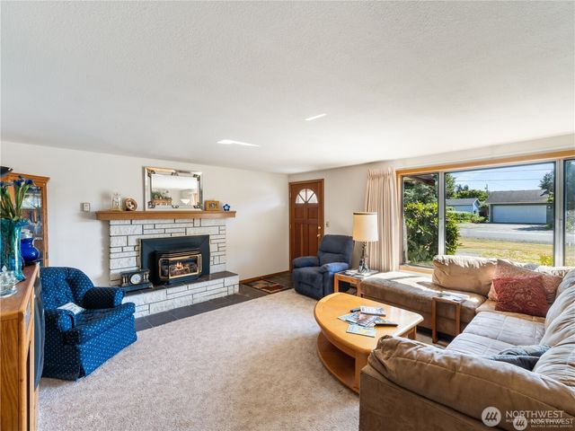1205 S Walnut Street, Burlington, WA 98233