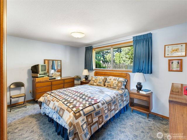 1205 S Walnut Street, Burlington, WA 98233