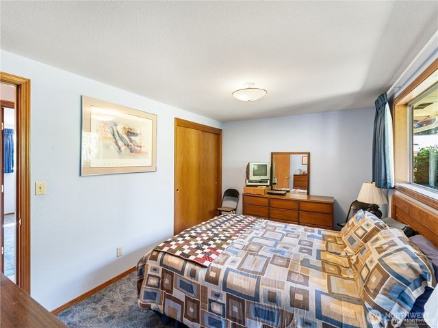 1205 S Walnut Street, Burlington, WA 98233