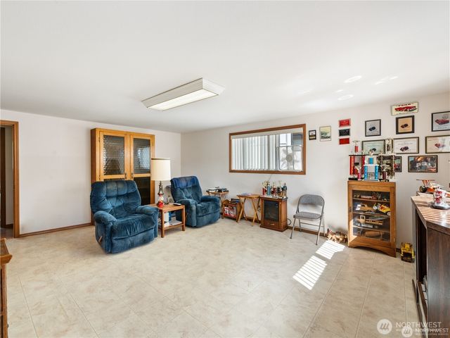 1205 S Walnut Street, Burlington, WA 98233