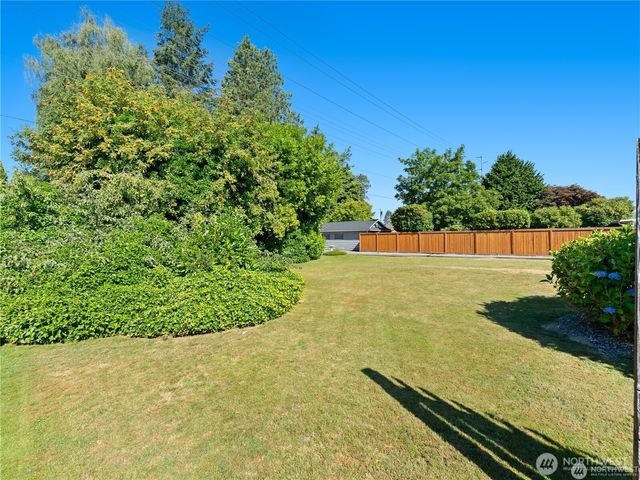 1205 S Walnut Street, Burlington, WA 98233