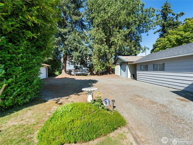 1205 S Walnut Street, Burlington, WA 98233