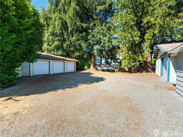 1205 S Walnut Street, Burlington, WA 98233