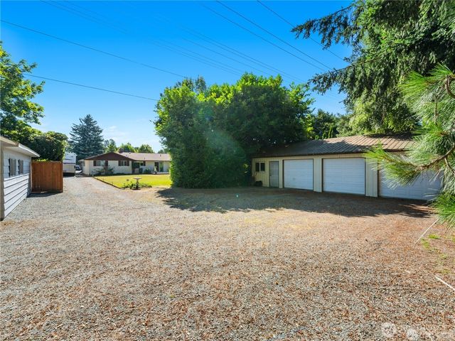 1205 S Walnut Street, Burlington, WA 98233