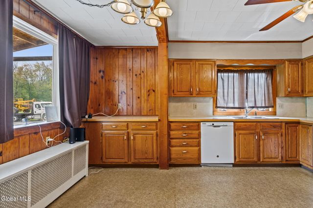 3041 Hamburg Street, Rotterdam, NY 12303