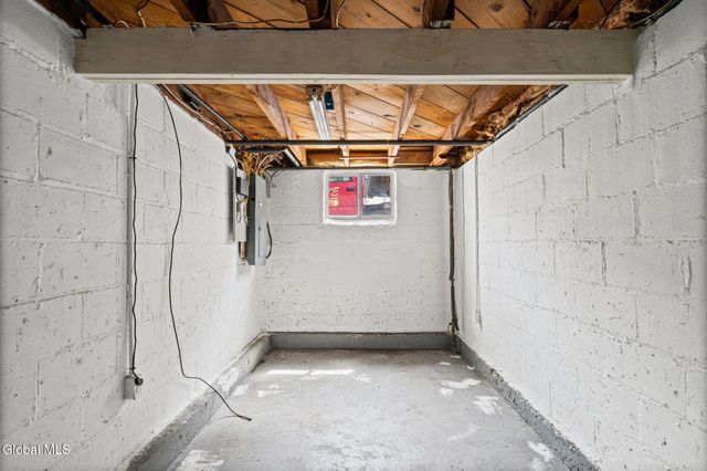 3041 Hamburg Street, Rotterdam, NY 12303