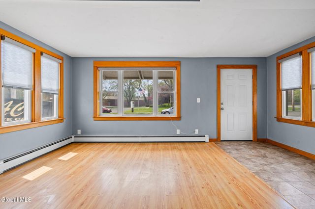 3041 Hamburg Street, Rotterdam, NY 12303
