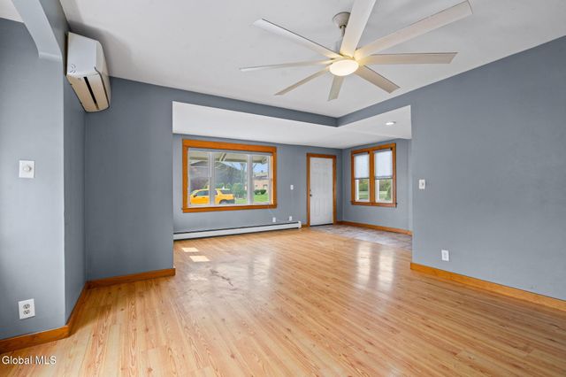 3041 Hamburg Street, Rotterdam, NY 12303