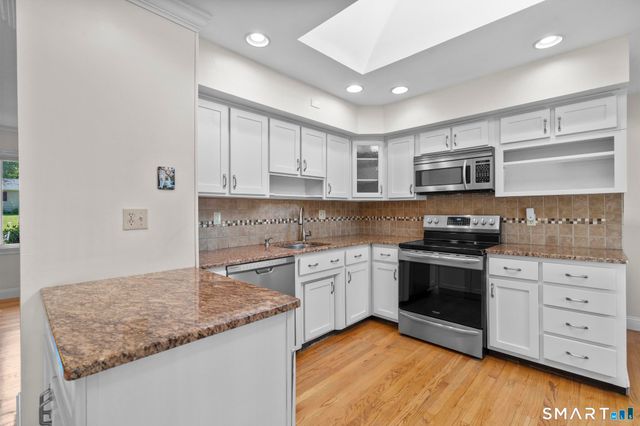 7 Winthrop Drive, Shelton, CT 06484