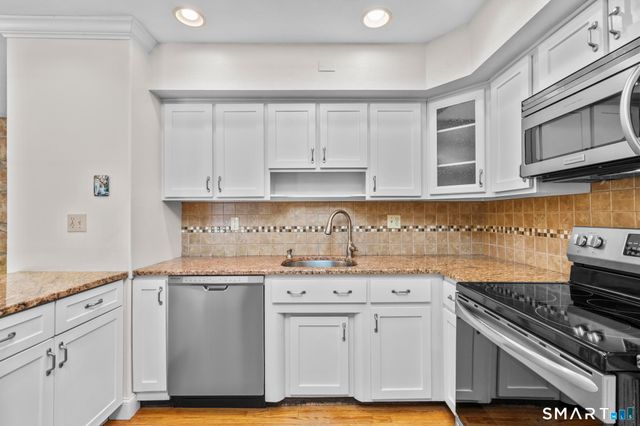 7 Winthrop Drive, Shelton, CT 06484