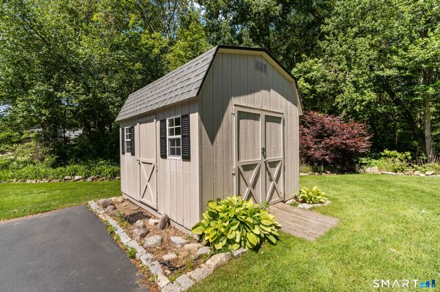 7 Winthrop Drive, Shelton, CT 06484