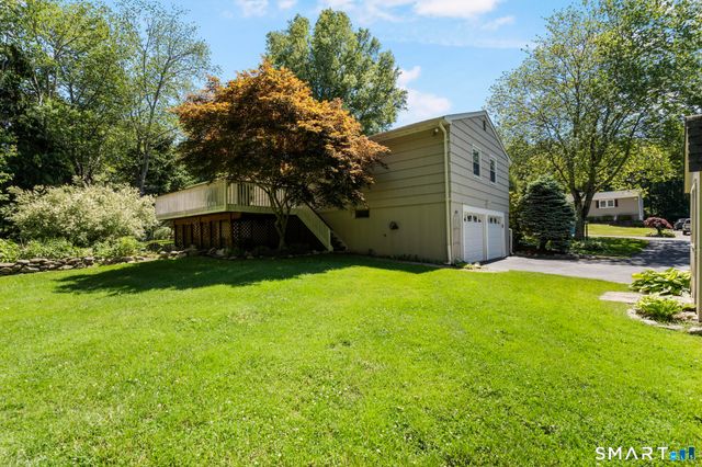 7 Winthrop Drive, Shelton, CT 06484
