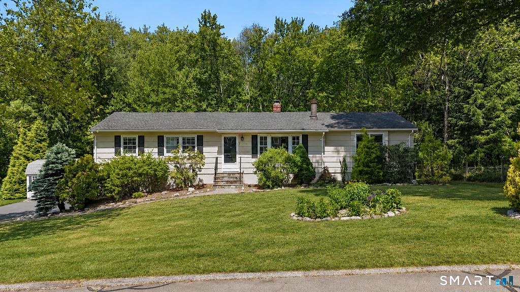 7 Winthrop Drive, Shelton, CT 06484