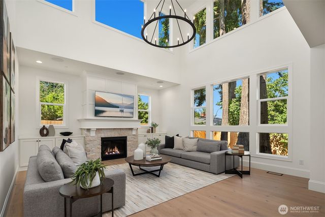 550 166th Avenue NE, Bellevue, WA 98008