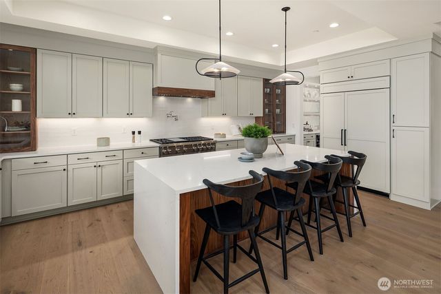 550 166th Avenue NE, Bellevue, WA 98008