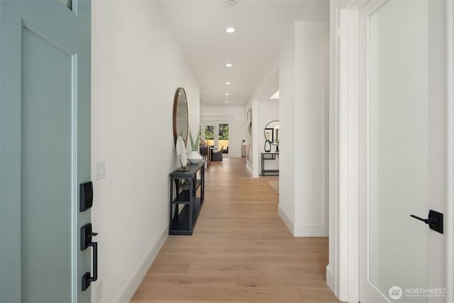 550 166th Avenue NE, Bellevue, WA 98008