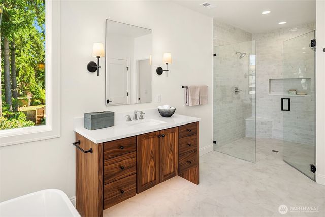 550 166th Avenue NE, Bellevue, WA 98008