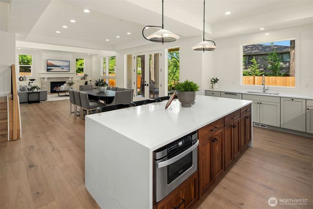 550 166th Avenue NE, Bellevue, WA 98008