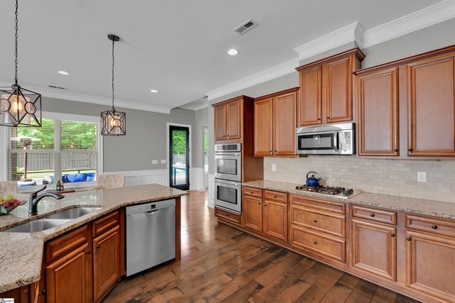 5 Bellagio Way, Greer, SC 29651
