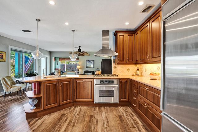 4781 NE 16th Avenue, Oakland Park, FL 33334
