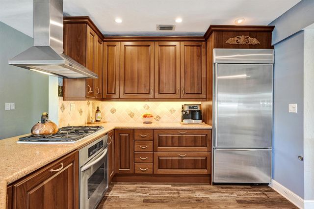 4781 NE 16th Avenue, Oakland Park, FL 33334
