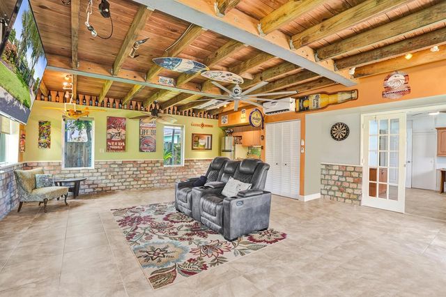 4781 NE 16th Avenue, Oakland Park, FL 33334