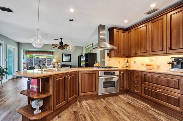 4781 NE 16th Avenue, Oakland Park, FL 33334