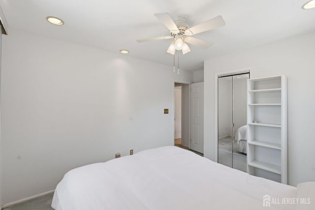 10 Tyroler Court, Edison, NJ 08820