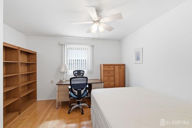 10 Tyroler Court, Edison, NJ 08820