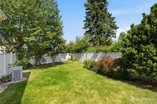 10 Tyroler Court, Edison, NJ 08820