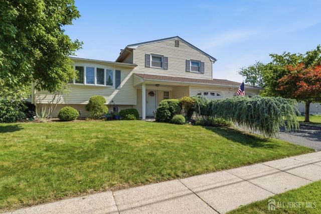 10 Tyroler Court, Edison, NJ 08820