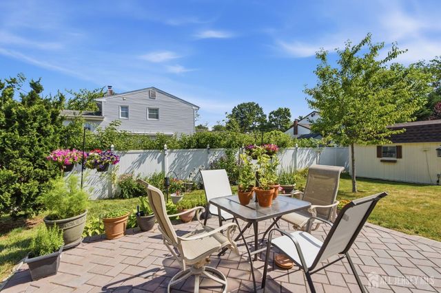 10 Tyroler Court, Edison, NJ 08820