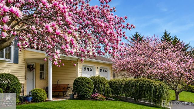 10 Tyroler Court, Edison, NJ 08820