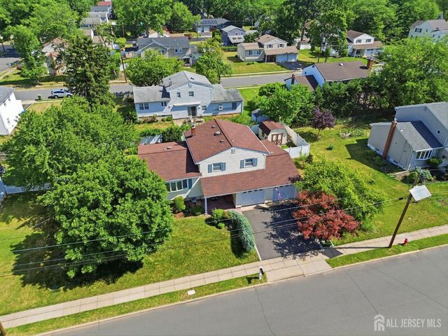10 Tyroler Court, Edison, NJ 08820