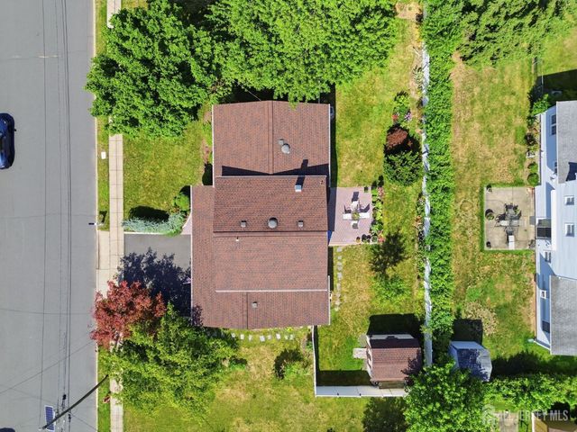 10 Tyroler Court, Edison, NJ 08820